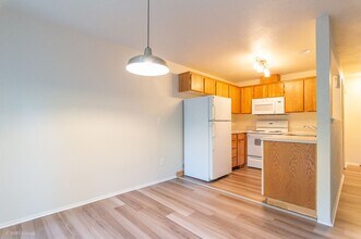 12709 SE Lydia Ct in Portland, OR - Building Photo - Building Photo