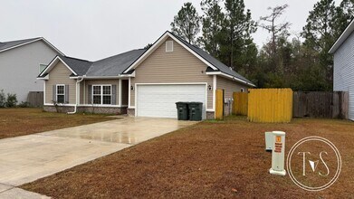 1284 Windrow Dr in Hinesville, GA - Building Photo - Building Photo