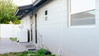 713 N 23rd St in Fort Pierce, FL - Building Photo