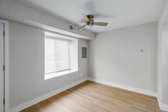 Buckingham Place in Newark, DE - Building Photo - Interior Photo