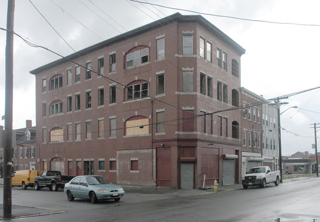 55 Newbury St in Lawrence, MA - Foto de edificio - Building Photo