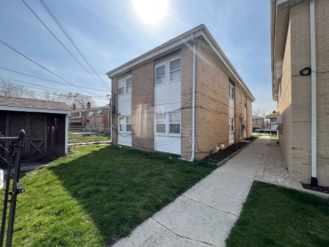 5305 S 72nd Ct in Summit, IL - Building Photo - Building Photo