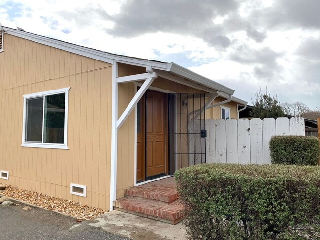 2885 Cienega Rd in Hollister, CA - Building Photo - Building Photo