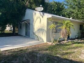 2841 N 2nd St, Unit 2841 in North Fort Myers, FL - Building Photo