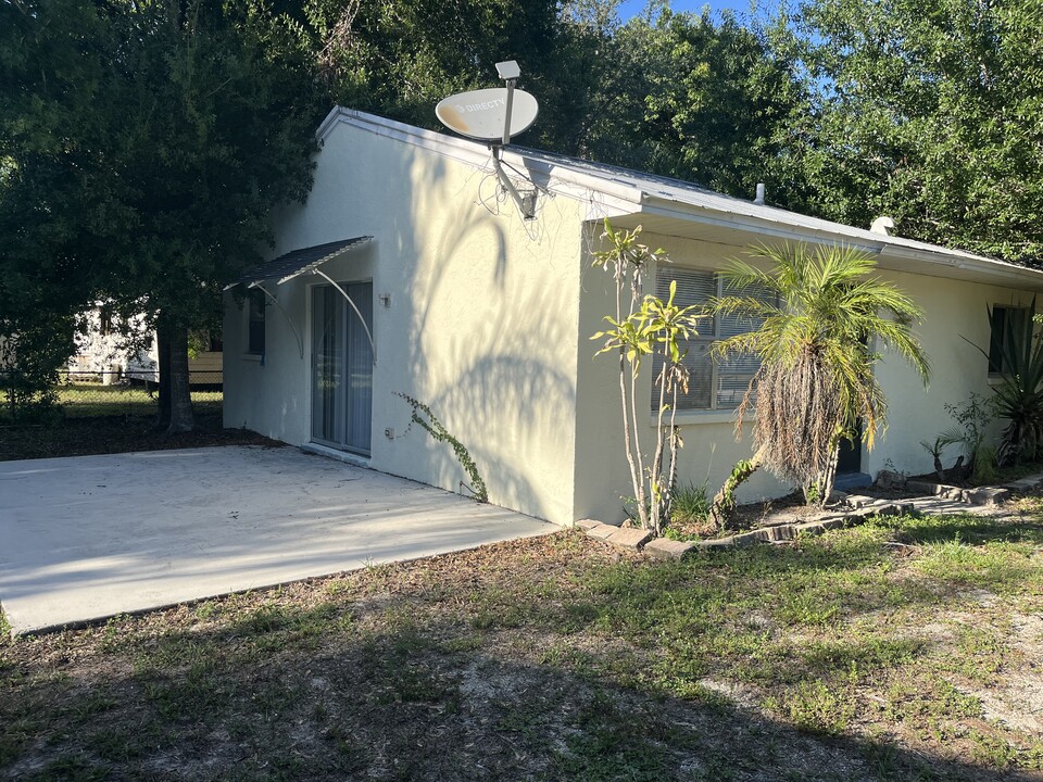 2841 N 2nd St, Unit 2841 in North Fort Myers, FL - Building Photo