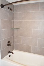 214 North Ave in Burlington, VT - Foto de edificio - Building Photo