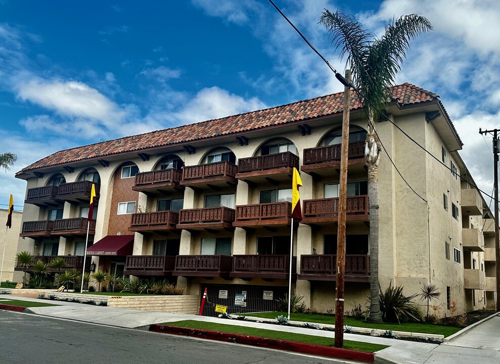 Chateau Garnet Apartments in Torrance, CA - Foto de edificio