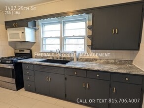 1407 25th St in Rockford, IL - Foto de edificio - Building Photo