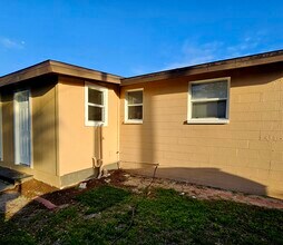 38413 13th Ave, Unit 38413 in Zephyrhills, FL - Foto de edificio - Building Photo