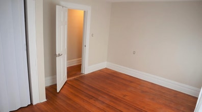 1250 Woodfield Rd, Unit 3 in Rockville Centre, NY - Building Photo - Building Photo