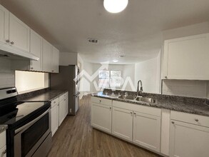 10362 Tippecanoe in San Antonio, TX - Foto de edificio - Building Photo