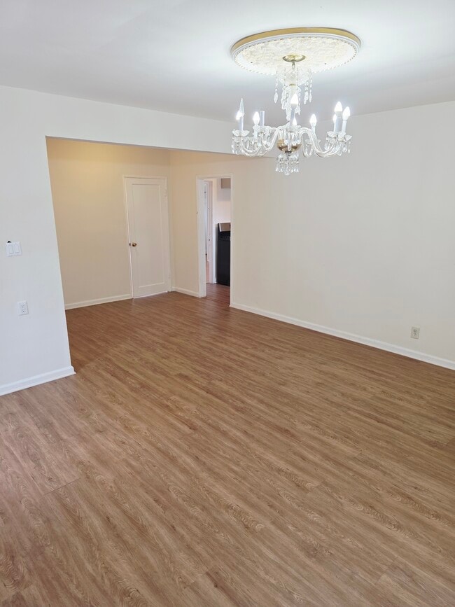 449 W Harvard St, Unit B