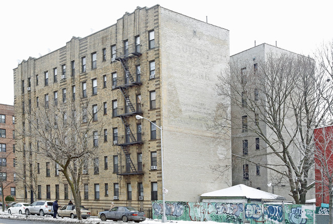 2020 E 41st St in Brooklyn, NY - Foto de edificio - Building Photo