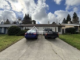 8108 Deseret Ave in Fair Oaks, CA - Building Photo