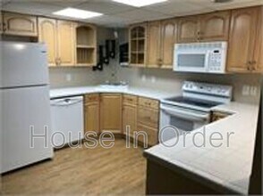 12 Looking Glass Ln in Asheville, NC - Building Photo - Building Photo