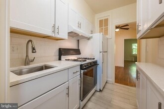 2341 40th St NW in Washington, DC - Building Photo - Building Photo