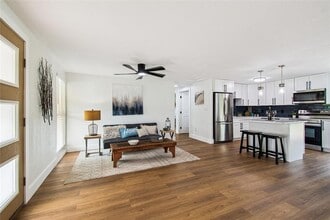 1000 Hollywood Ave in Clearwater, FL - Building Photo - Building Photo