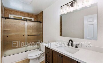 10195 Bluestone Ct in Spring Valley, CA - Building Photo - Building Photo