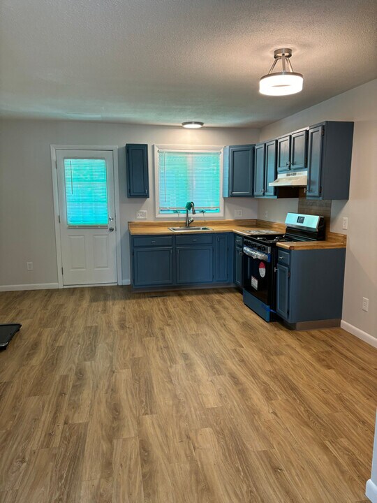 20 Brookline Ave in Springfield, MA - Building Photo
