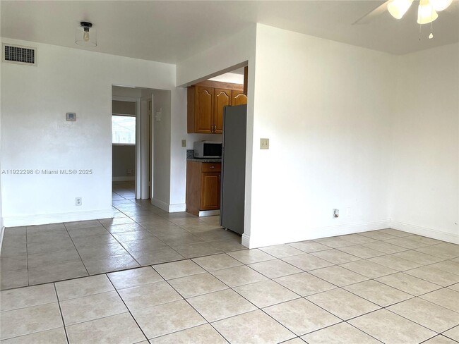 2121 NE 40th Ct in Lighthouse Point, FL - Building Photo - Building Photo