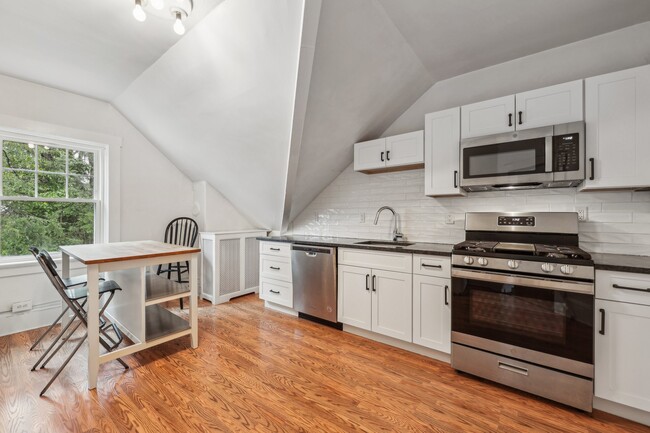 property at 195 Riveredge Rd