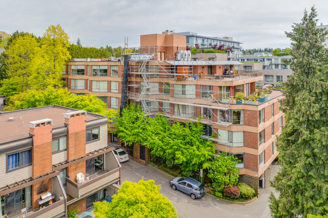 The Briar in Vancouver, BC - Building Photo