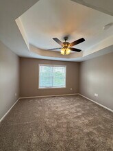 185 Bald Cypress Ct in Hollister, MO - Foto de edificio - Building Photo