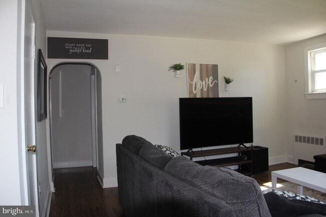 property at 308 Warwick Rd