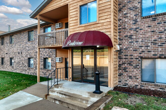 Parkview Apartments in Avon, MN - Foto de edificio - Building Photo