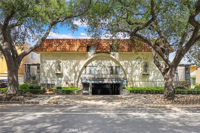 property at 333 Riverdale Dr
