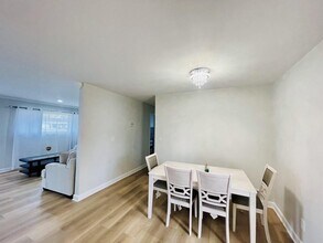 2547 Empire Dr in West Bloomfield Township, MI - Building Photo - Building Photo