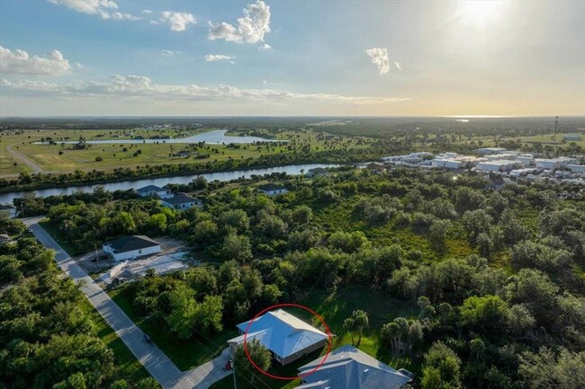 10435 Port Everglades St in Port Charlotte, FL - Foto de edificio - Building Photo