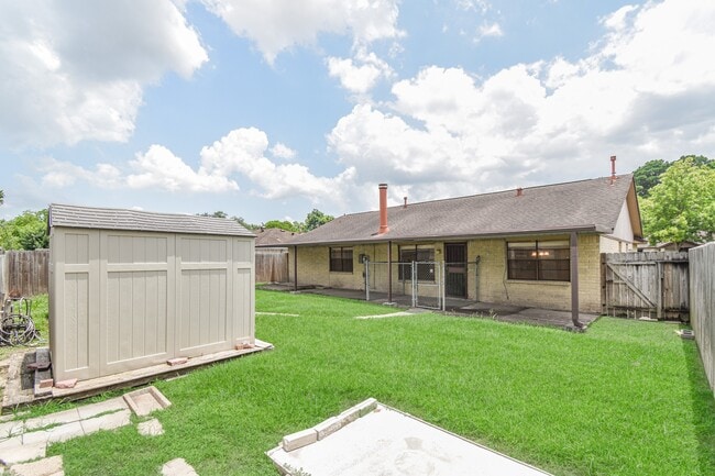 property at 3803 Lochmire Ln