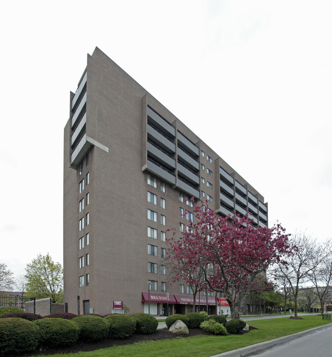 Bicentennial Tower in Detroit, MI - Building Photo - Building Photo