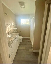 246 Creekside Dr in Holiday Lakes, TX - Building Photo - Building Photo