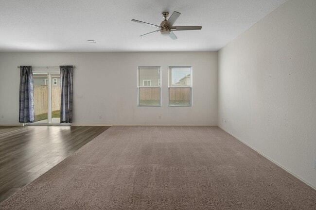5246 Winding Strm in Saint Hedwig, TX - Building Photo - Building Photo