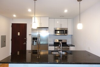 1700 Park Ave, Unit 818 in Weehawken, NJ - Building Photo - Building Photo