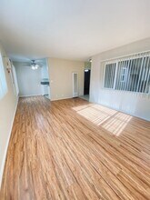 11865 Rochester Ave in Los Angeles, CA - Building Photo - Building Photo