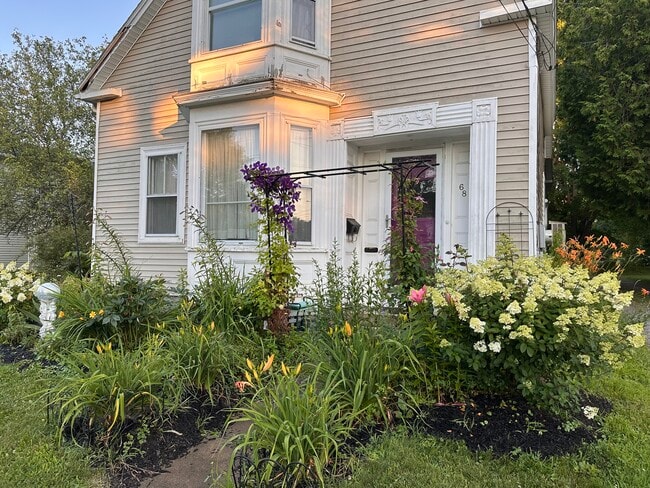 68 Pleasant St, Unit 68 Pleasant st