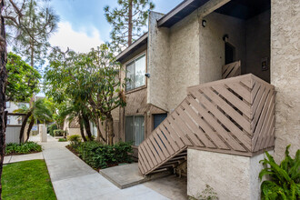 Woodglen Apartments in Buena Park, CA - Building Photo - Building Photo