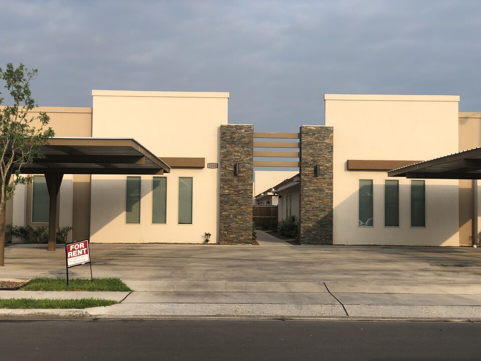 2905 Javalina avenue, Unit Apt 4 in Edinburg, TX - Foto de edificio