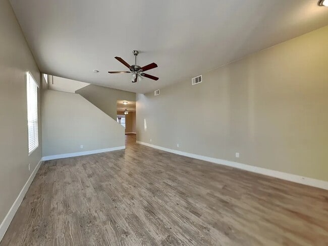 8079 Sweet Clover Ct in Las Vegas, NV - Building Photo - Building Photo