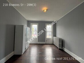 218 Bowers St in Jersey City, NJ - Building Photo - Building Photo