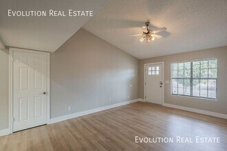 6443 E Sandra Terrace in Scottsdale, AZ - Building Photo - Building Photo