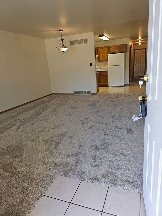 931 Village Cir in Pueblo, CO - Building Photo - Building Photo