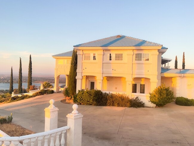 238 Lakeview Dr in Palmdale, CA - Building Photo - Building Photo