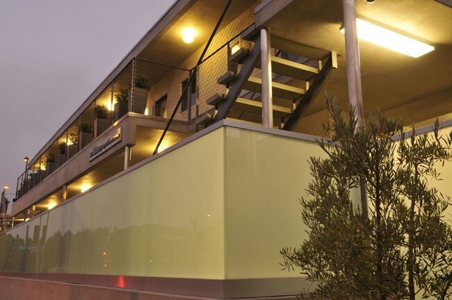 9100 Whitworth Dr in Los Angeles, CA - Foto de edificio - Building Photo