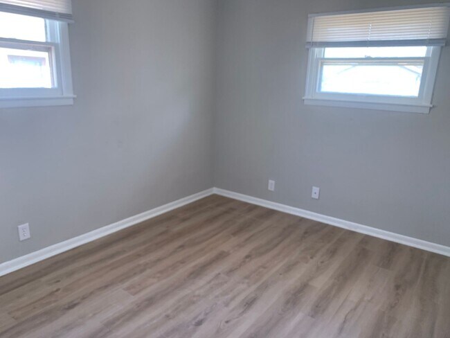 136 N Young St in Wichita, KS - Building Photo - Building Photo