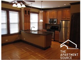 3515 W Argyle St, Unit 3 in Chicago, IL - Building Photo