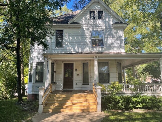 property at 508 W Elm St